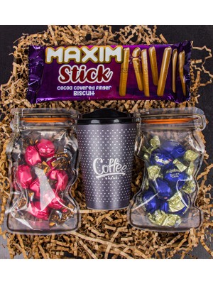 Ejoya Çikolatalı Stick Biscuits & Çilekli Çikolata & Karamelli Çikolata & Kahve Bardağı Hediye Kutusu 111150