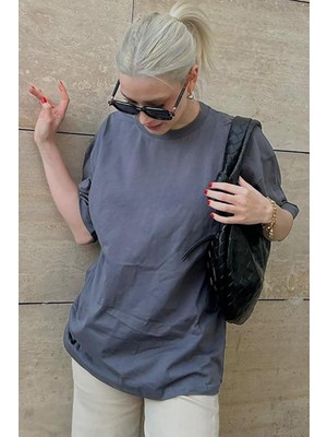 Yakamel Kadın Oversize Penye Kısa Kollu T-Shirt