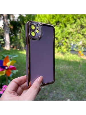 Bumudur Aksesuar iPhone 11 Kamera Korumalı Altın Renkli Mor Silikon Kılıf