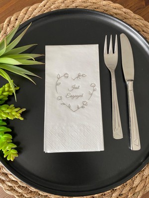 Kidspartim Gümüş Yaldızlı Beyaz Kalp Çelenk Just Engaged Peçete 16 Adet