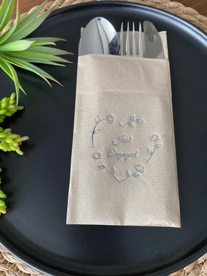 Kidspartim Gümüş Yaldızlı Kraft Kalp Çelenk Just Engaged Cepli Peçete 12 Adet 40X40