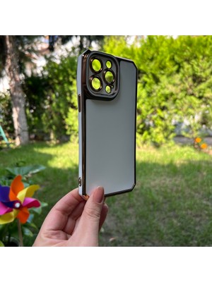 Bumudur Aksesuar iPhone 14 Pro Max Kamera Korumalı Altın Renkli Beyaz Silikon Kılıf
