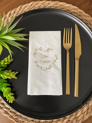 Kidspartim Gold Yaldızlı Beyaz Kalp Çelenk Just Engaged Peçete 16 Adet
