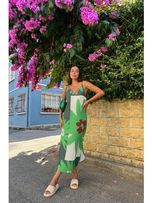 For You woman  Askılı V Yaka Yırtmaçlı Çicek Desenli Yeşil Elbise