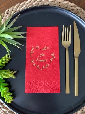 Kidspartim Gold Yaldızlı Kırmızı Kalp Çelenk Just Engaged Peçete 16 Adet