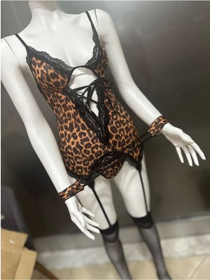 Sialess Lingerie Kadın  Leopar Kelepçeli Jartiyer Takım Gecelik + Çorap Hediyeli JC-2101