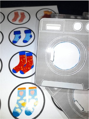 Ada Montessori Çamaşır Makinesinde Kaybolan Çorapları Işıkla Bul