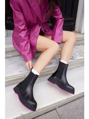 Pamela Siyah Hakiki Deri Pembe Tabanlı Kadın Bot