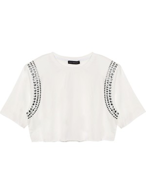 Quzu Trok Aksesuarlı Vatkalı Crop Tişört Ekru