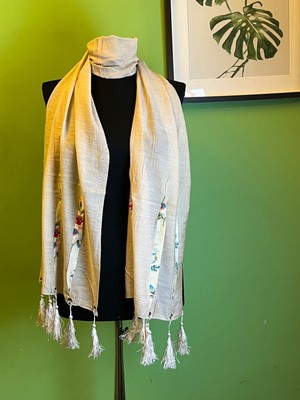 Gönülden Tasarım Tasarım Çiçekli Yamalı Püsküllükadın Fular Şal 170X45 cm