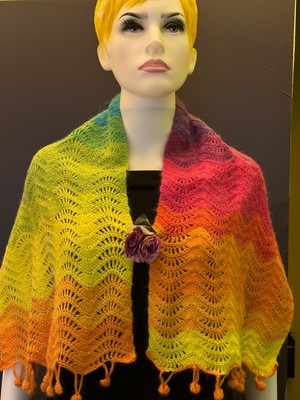 Gönülden Tasarım El Örgüsü Ebruli Broşlu Kadın Şal 105X35 cm