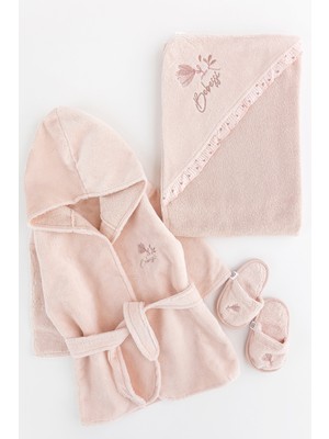 Babymod Çiçekli Nakış Işlemeli Fırfırlı 3 Parça Pamuklu Kız Bebek Havlu Bornoz Seti