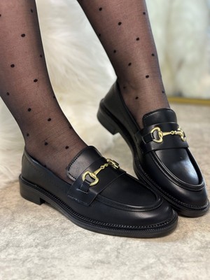 Nstil Günlük Kadın Siyah Loafer Klasik Desenli Taban Tokalı Oval Burunlu Makosen Ayakkabı 120