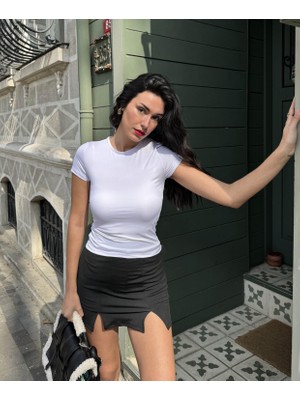 Minaaise Beyaz Bisiklet Yaka Kısa Kollu Slimfit Basic Body 27132