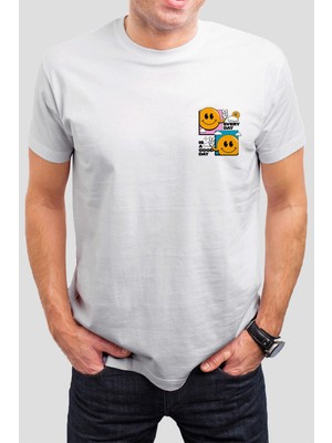 T-35 Gülen Surat Baskılı Beyaz Unisex Tişört C359