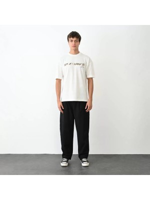 Tarz Yeri Unisex Bisiklet Yaka Baskılı Oversize T-Shirt - Beyaz