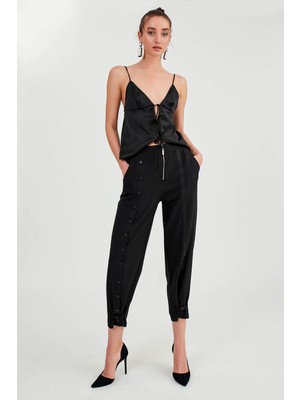 Vitrin Önü Fermuarlı Paçası Düğmeli Pantolon