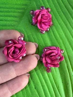 Gönülden Tasarım 2x2 cm 3 Adet Boncuklu Pembe Çiçek Arma Dikiş Giyim Aksesuarı