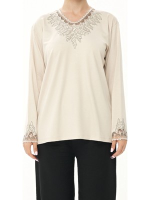BURSPA Yaka ve Kol Ucu Tül Detaylı Taş Işlemeli Krem Anne Penye Bluz