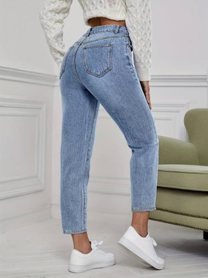 Pazarella Kadın Açık Mavi Yırtık Detaylı Mom Fit Jean / Kot Pantolon