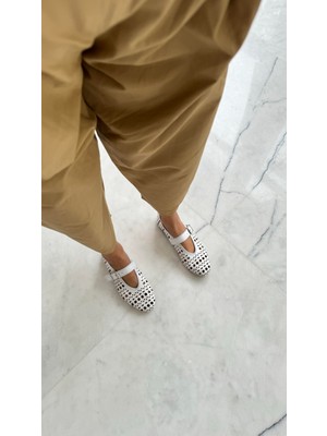 Eataly Shoes Mai Beyaz Lazer Kesim Kemer Detaylı Babet