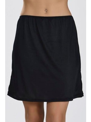 NBB Kısa Jüpon Kadın Polyester Kumaş Özellikleri ile Şık ve Rahat Kullanım Sunan Model