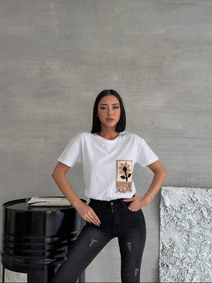 Butik Serdivan Punch Cep Kalp Kadın V Yaka T-Shirt %100PAMUK