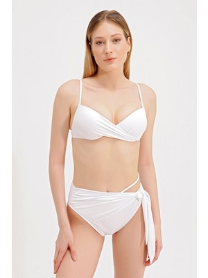 Üçgen Bikini