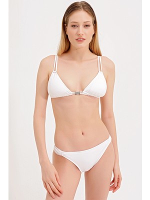Zeki Global Aksesuar Detaylı Üçgen Bikini Üst