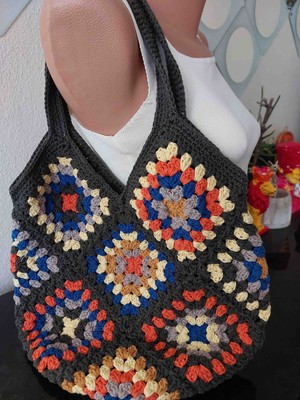 Lupi Motifli Lale Model Granny Square Çanta