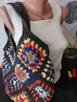 Lupi Motifli Lale Model Granny Square Çanta