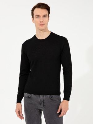 Cacharel Erkek Siyah Slim Fit Bisiklet Yaka Basic Triko Kazak 50257398-VR046