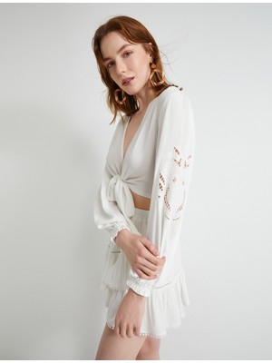 Koton Crop Bluz Balon Kollu Önden Bağlamalı Nakış Detaylı Viskon