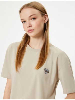 Koton Kuala Işleme Detaylı Tişört Rahat Kalıp Kısa Kollu Bisiklet Yaka