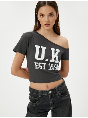 Koton Crop Kayık Yaka Tişört Kolej Baskılı Kısa Kollu Pamuklu