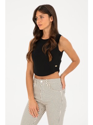 U.S. Polo Assn. Kadın Siyah Bsiklet Yaka Crop Basic Tişört 50288570-VR046