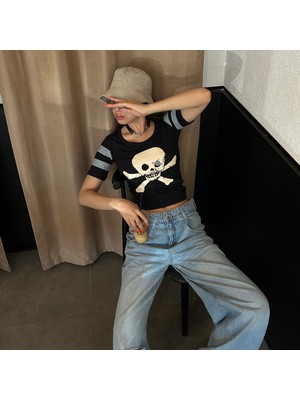 Köstebek Siyah Harajuku Fashion Oldskull Kısa Kollu Crop