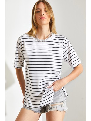 Shade Kadın Bisiklet Yaka Yanı Yırtmaçlı Çizgili T-Shirt