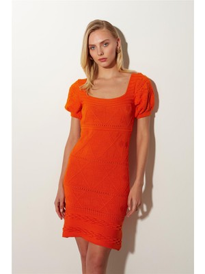 Sherin Turuncu Kare Yaka Triko Elbise