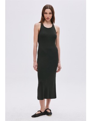 Sherin Yeşil Sırt Dekolteli Midi Triko Elbise