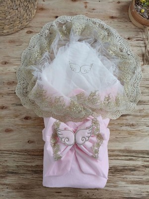 Beruflic Yenidoğan Soft Kumru Melek Kanat Fiyonklu Gold Çift Dantel Duvaklı Trilüks Kundak Bebek Battaniyesi Pembe