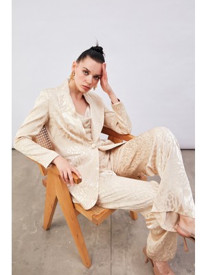 Sateen Desenli Saten Ceket - Bej