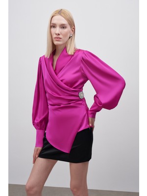 Sateen Broşlu Kruvaze Bluz - Fuşya