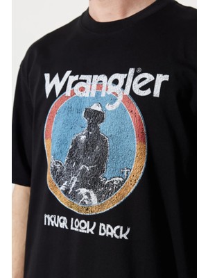 Wrangler W7CBEE100 Siyah Önü Baskılı Bisiklet Yaka Erkek T-Shirt