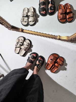 Eataly Shoes India Siyah Deri Çift Bantlı Gold Tokalı Terlik