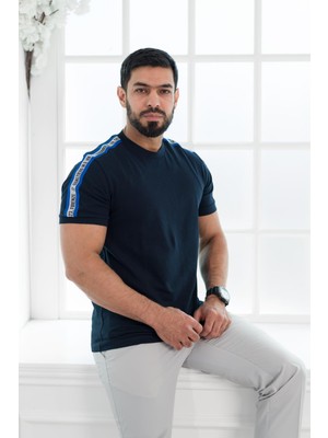 Akçaylar Slimfit Omuz Şeritli Bisiklet Yaka %100 Pamuk Dokulu T-Shirt