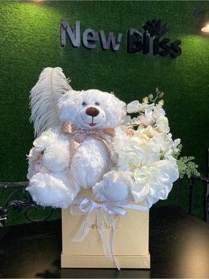 New Bliss Teddy Temalı Dekoratif Kutu Çiçek