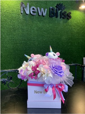 New Bliss Unicorn Temalı Dekoratif Kutu Çiçek