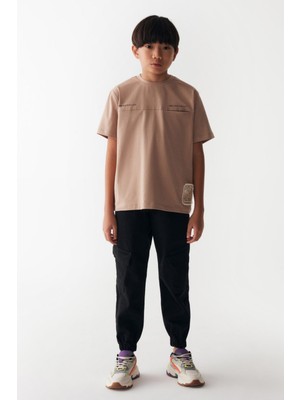 Nk Kids Erkek Çocuk 8-14 Yaş Sırt Baskılı Kısa Kol T-Shirt 46319 Vizon