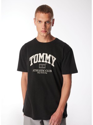 Tommy Jeans Baskılı Siyah Erkek T-Shirt DM0DM18557BDS